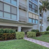 Chart House Suites On Clearwater Bay 850 Bayway Blvd Fl 33767