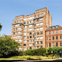 Florin Court In Charterhouse Square Clerkenwell